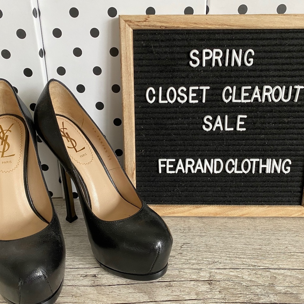 Yves Saint Laurent Tribute Two Pumps in Black